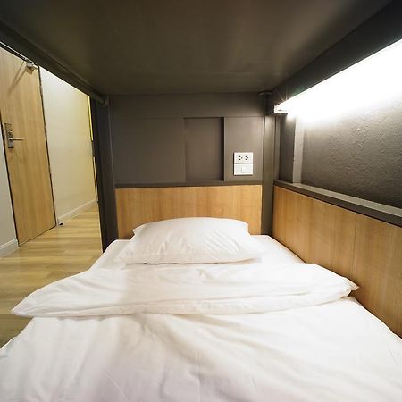 Brb Hostel Bangkok Silom Екстер'єр фото