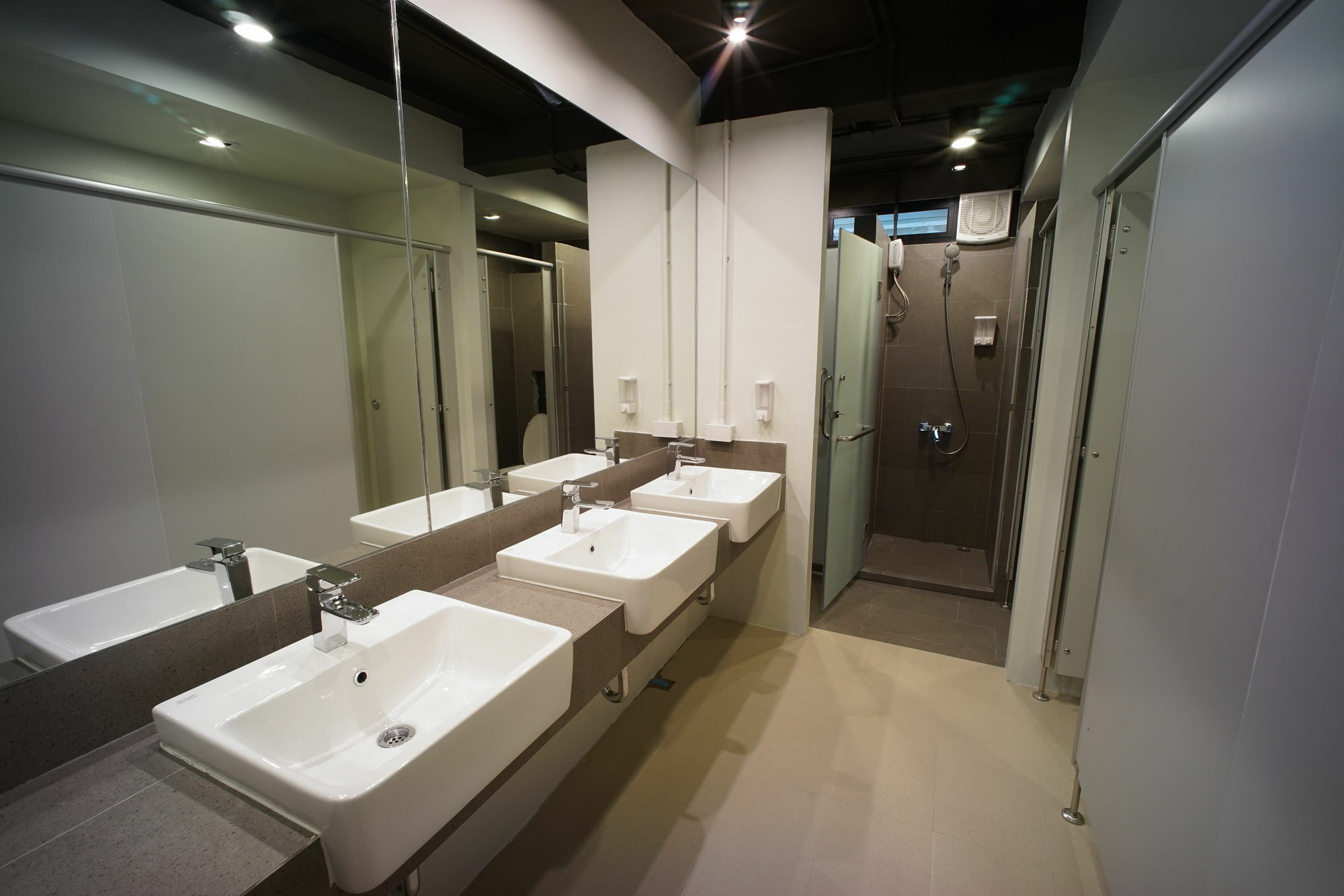 Brb Hostel Bangkok Silom Екстер'єр фото