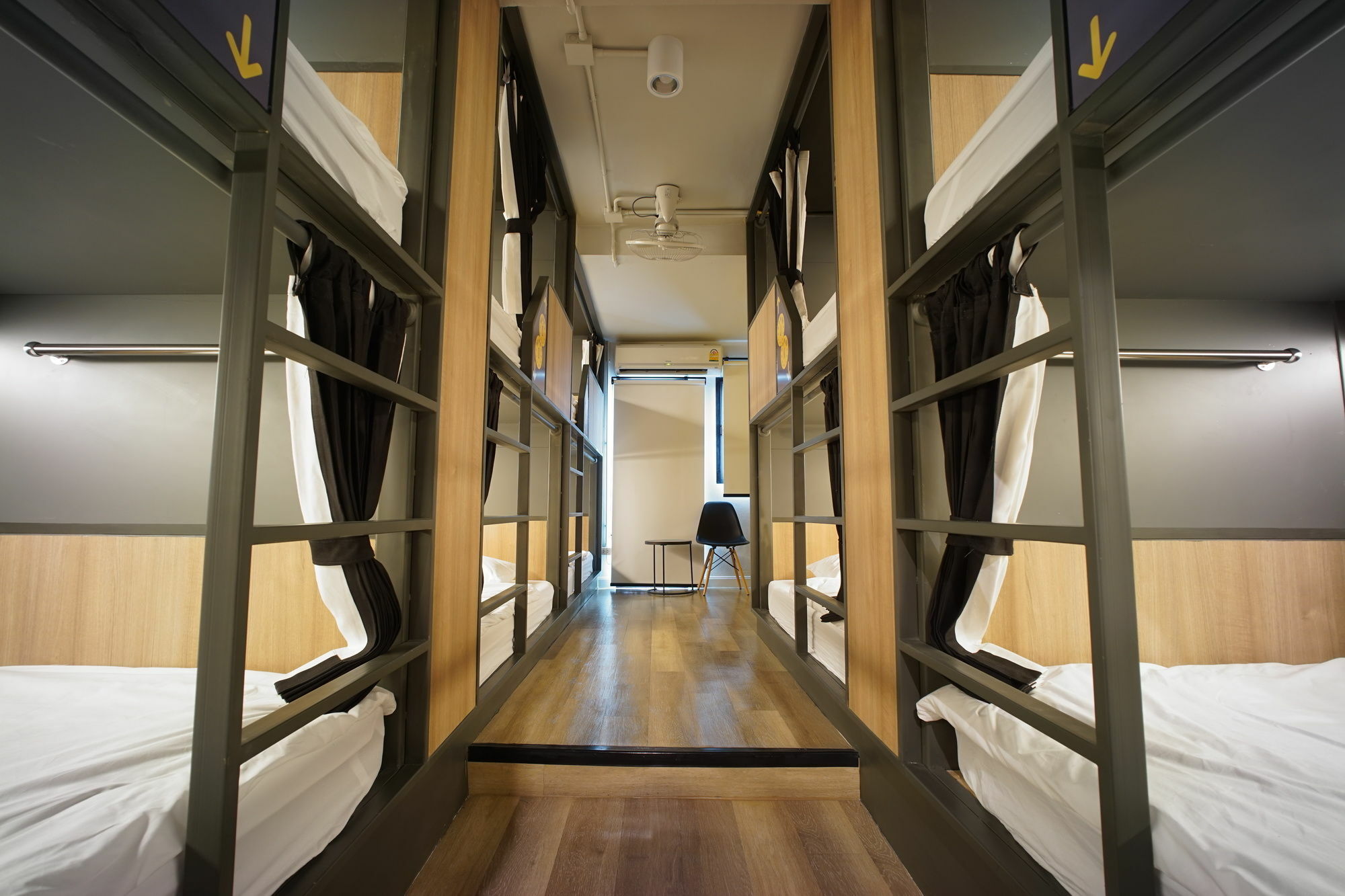 Brb Hostel Bangkok Silom Екстер'єр фото
