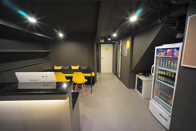 Brb Hostel Bangkok Silom Екстер'єр фото